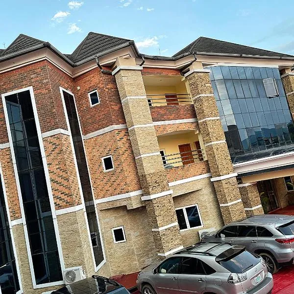 Axion Hotel，位于奥韦里的酒店