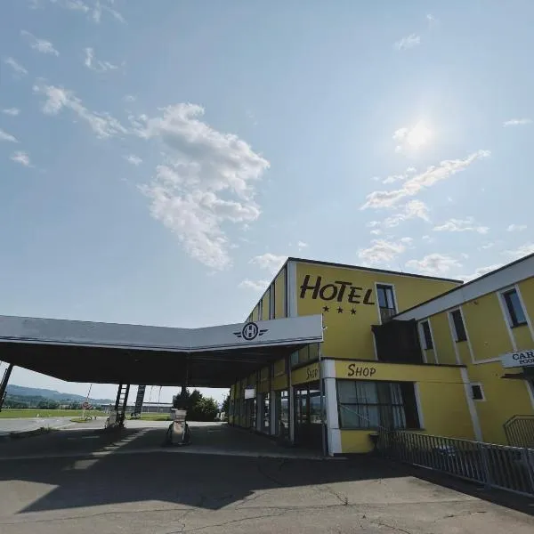 Hotel URFA，位于采尔特韦格的酒店