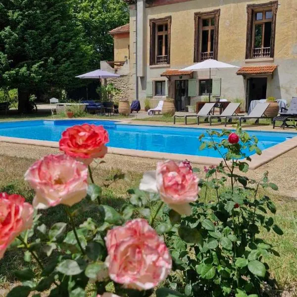 Le Manoir de la Belle Endormie，位于瓦勒雷阿斯的酒店