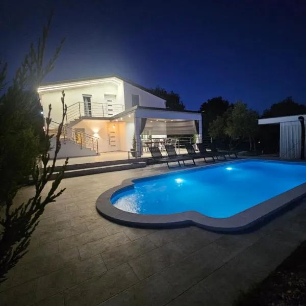Naturia Holiday House，位于梅杜林的酒店