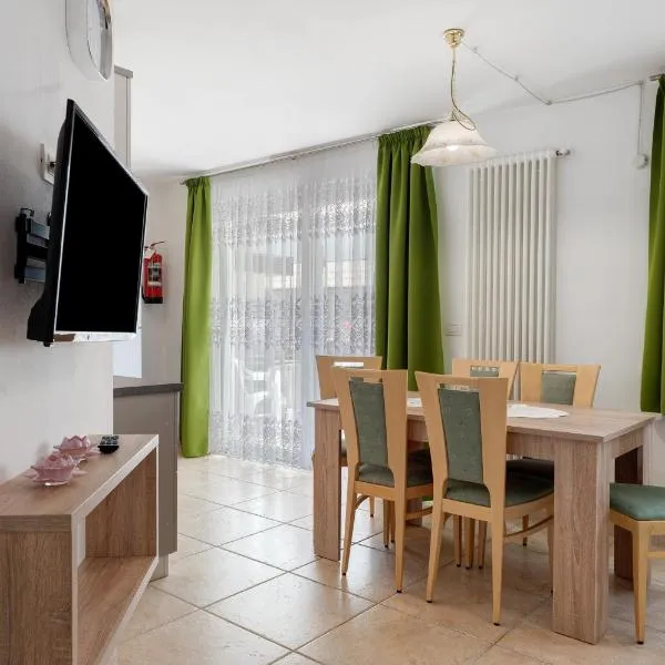 Night and day 8，位于普雷达佐的酒店