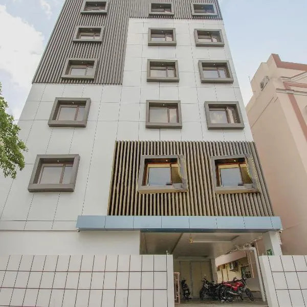 Super Capital O V Hotel，位于维杰亚瓦达的酒店