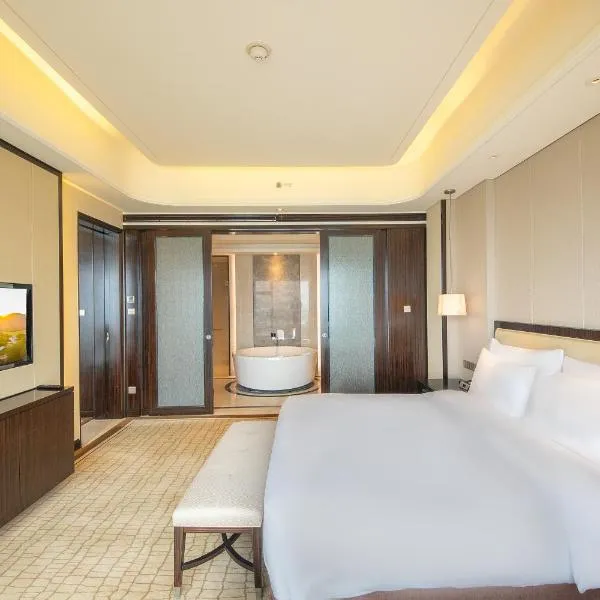 Junluxe Hotel Guangzhou Zengcheng-Free Shuttle Bus For Canton Fair，位于增城的酒店