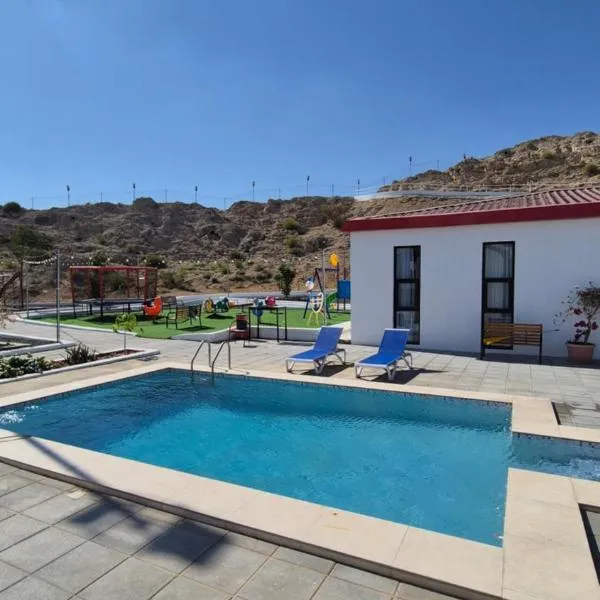 Duplex villa in a mountain farm with a swimming pools & garden,including breakfast فيلا دوبليكس غرفتين و صالة في مزرعة جبلية مع مسابح وحديقة مع إفطار，位于八田的酒店