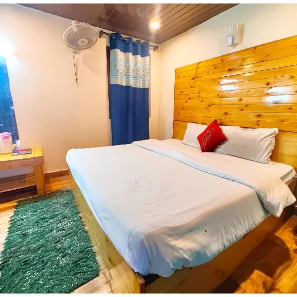 HOTEL RR RESIDENCY Near Naini Lake - Free Wi-Fi # Restaurant Available - A Grand Hotel With Boutique Services，位于奈尼塔尔的酒店