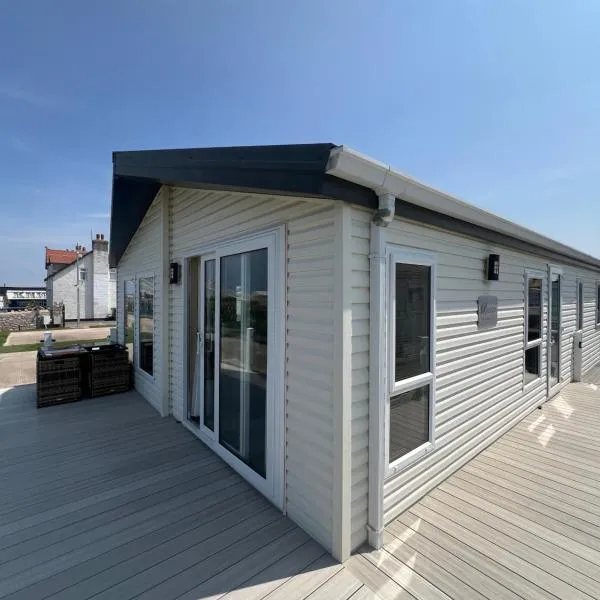 Pebble Beach Resort The Donington Lodge，位于Kinmel Bay的酒店