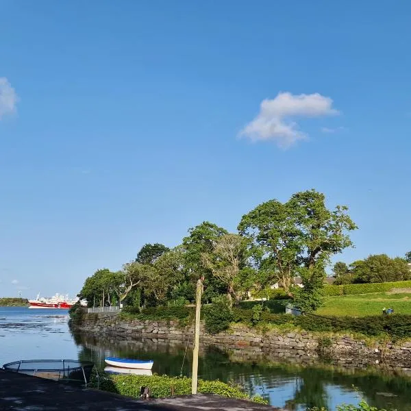 West End Waterfront，位于卡斯尔敦贝尔的酒店