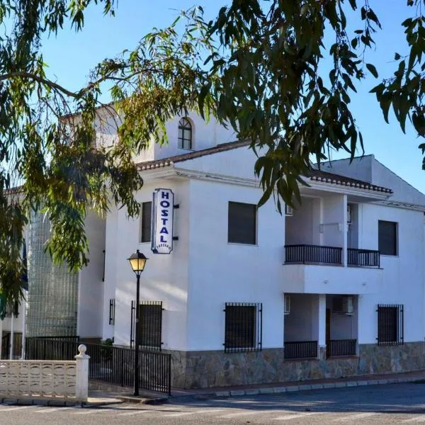 Hostal Taberno，位于塔韦尔诺的酒店