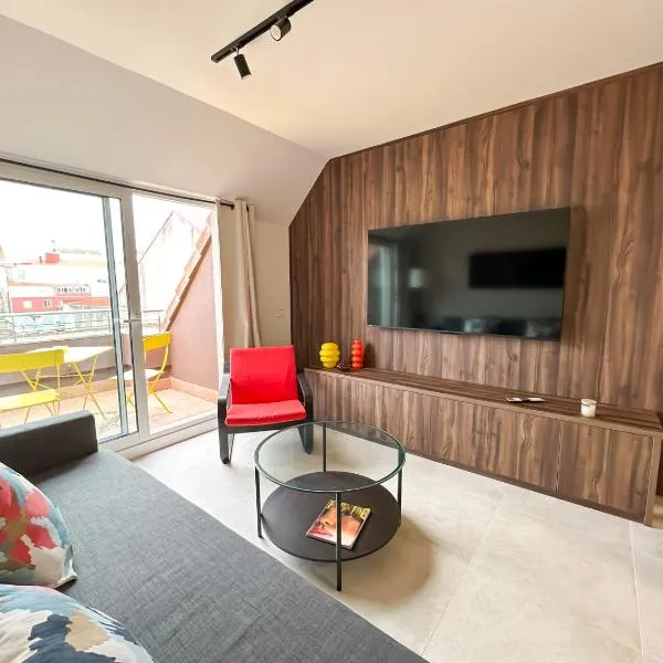 Ático con terraza, garaje y muy céntrico，位于格罗韦的酒店