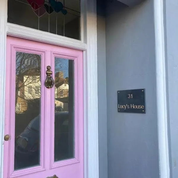 Town centre cottage in Hythe，位于海斯的酒店