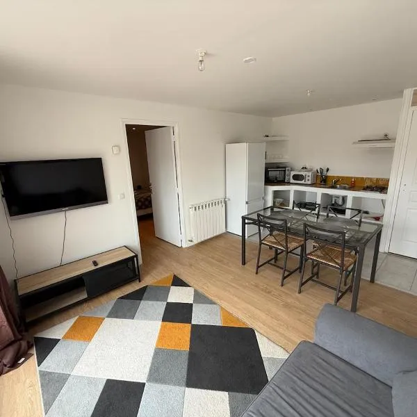 Appartement indépendant Chez Amel & Rémi，位于Fabrezan的酒店