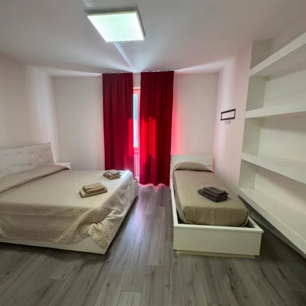 Villa Mariel Verbania Centro，位于因特拉的酒店