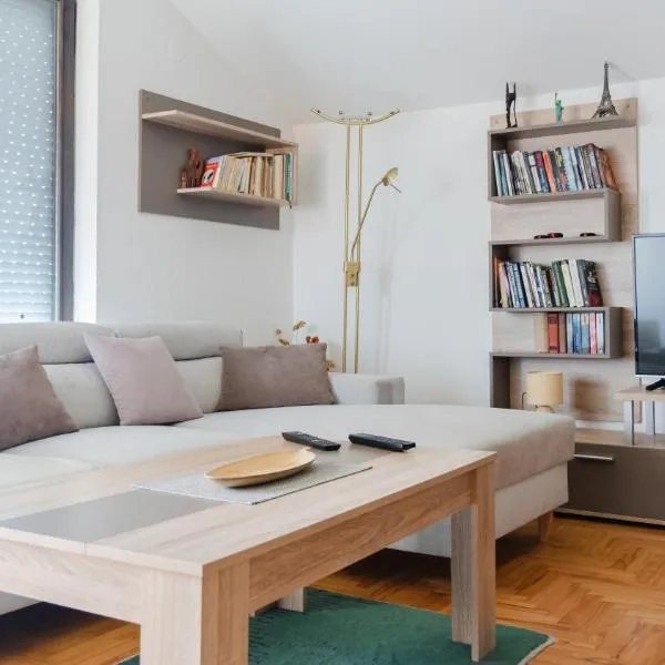 Taz Apartments，位于佩斯塔尼的酒店