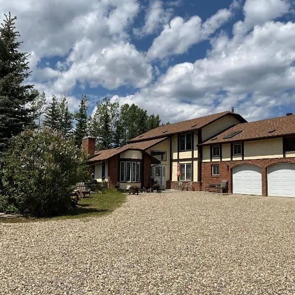 Tudor House Bed and Breakfast，位于Bottrel的酒店