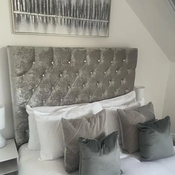 Elegant home for your relaxation，位于布莱奇利的酒店
