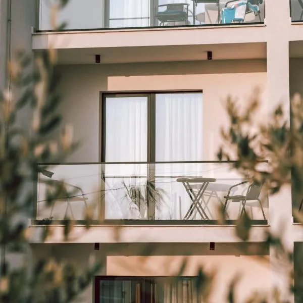 Albatros Beach & Resort，位于Rrogozhinë的酒店
