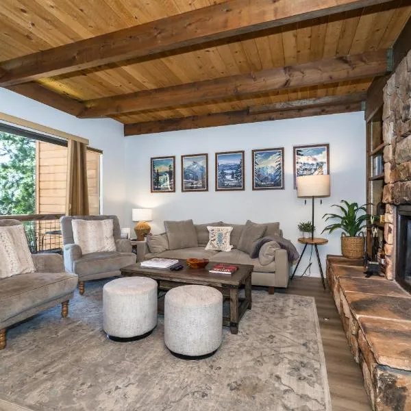 Mountain Getaway - Lake Tahoe - Incline Village - Private Garage，位于斜坡村的酒店