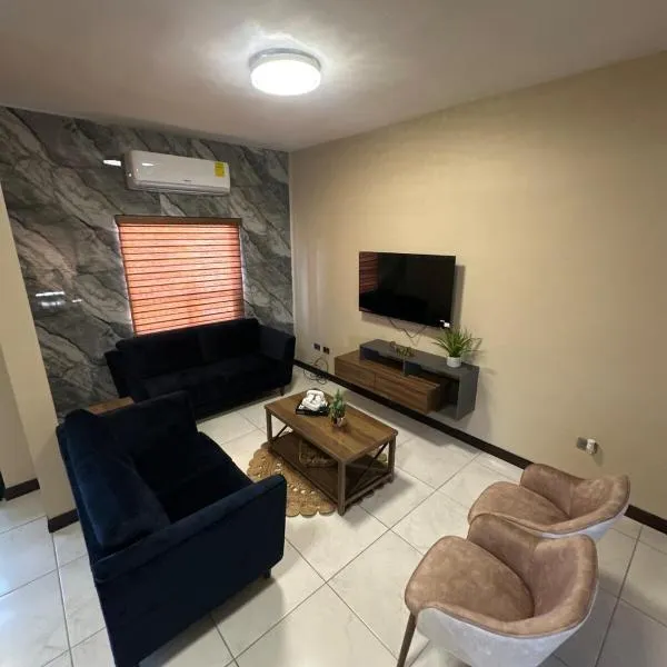 House in a private residential development，位于德利西亚斯的酒店