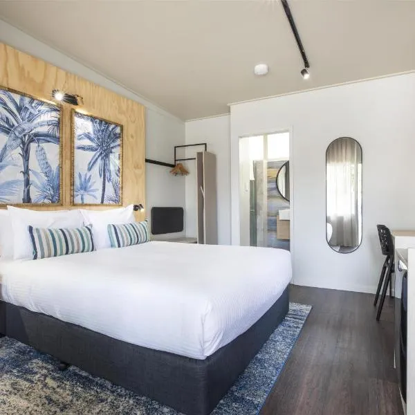 Nightcap at Marine Hotel Cardwell，位于卡德韦尔的酒店