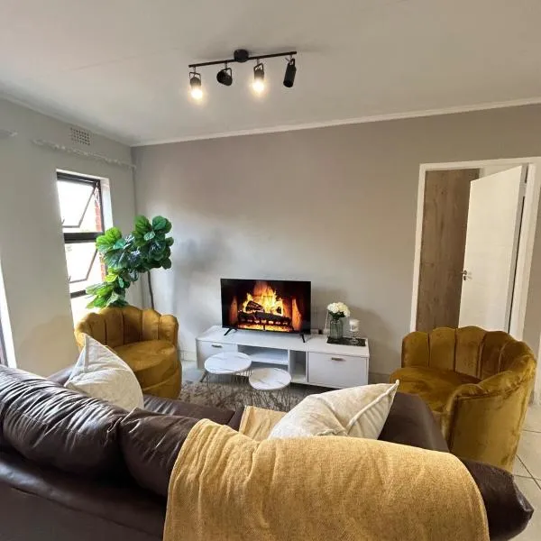Heart of Soweto Cozy Apartment，位于索韦托的酒店