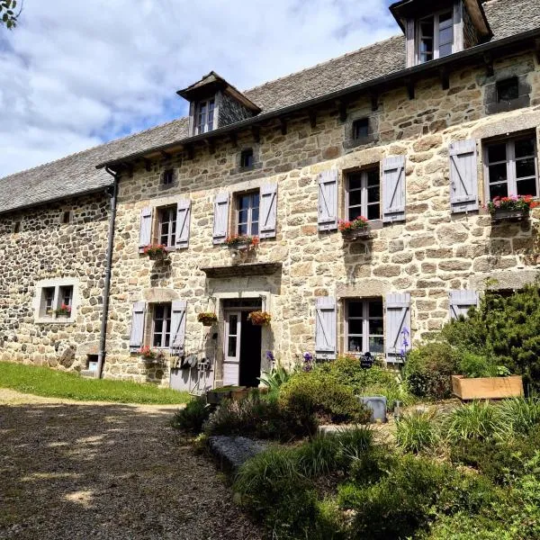 Le Mas de Rigoulac 5 Chambres d'hotes & SPA sur réservation table d hôtes sauf les mercredis et les dimanches，位于Bouyssounouse的酒店