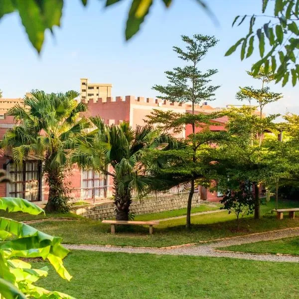 Le Chat'o Park Hotel Ivato Airport NAVETTE GRATUITE H24，位于塔那那利佛的酒店