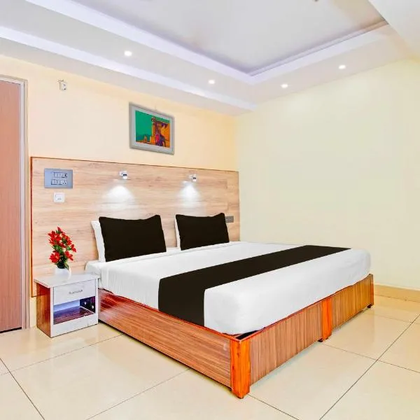 Hotel O Grand Governorpet，位于维杰亚瓦达的酒店