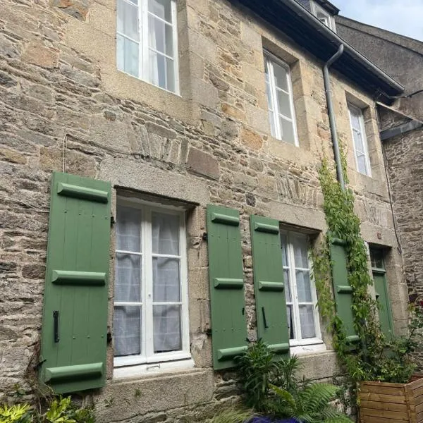 Chambres d'hôtes de charme au cœur de Tréguier，位于特雷吉耶的酒店