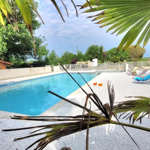 Camping les 2 salamandres，位于Arces-sur-Gironde的酒店