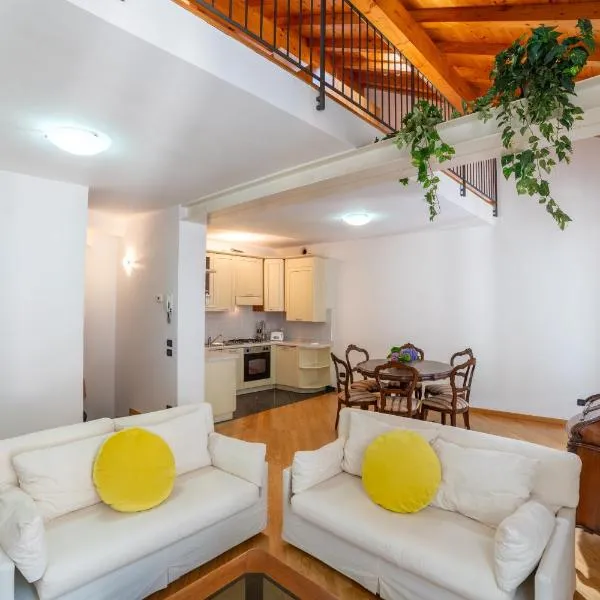 Casa Geroma Colonno Lake，位于Colonno的酒店
