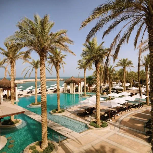 Jumeirah Messilah Beach Kuwait，位于科威特的酒店