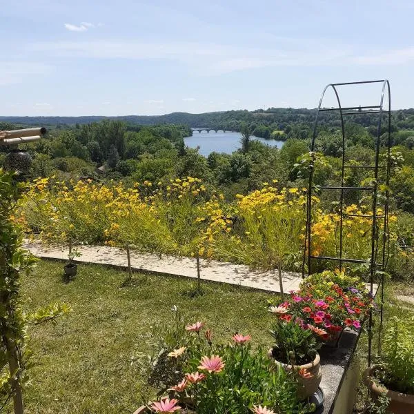 Gîte Les 2 Ponts, studio superbe vue sur la Dordogne，位于特雷莫拉的酒店