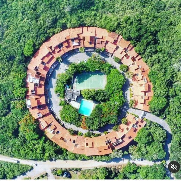 Pousada Oasis do Pontal do Atalaia - Café da manhã Incluso - Piscina-Sauna-Quadra e Parquinho Infantil，位于阿拉亚尔-杜卡布的酒店