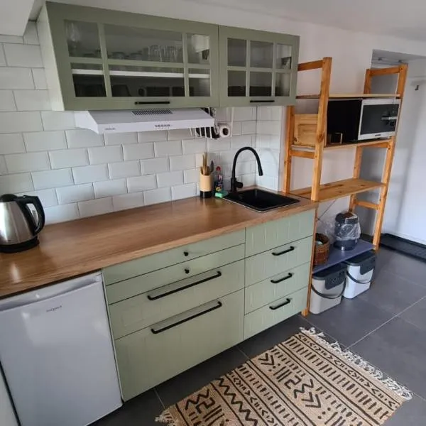 Orscholz apt with free parking & garden & bicycle storage，位于奥斯措兹的酒店