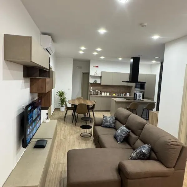 Varka Holiday Apartment - Modern Family Friendly and Accessible for All，位于马尔萨什洛克的酒店