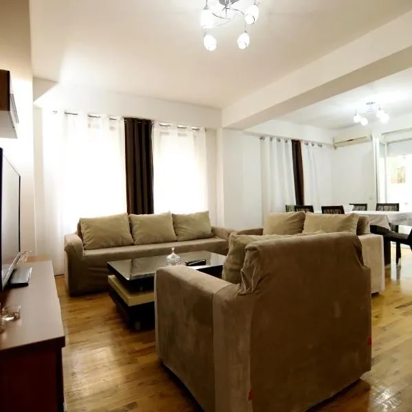 Lux Apartment，位于库马诺沃的酒店