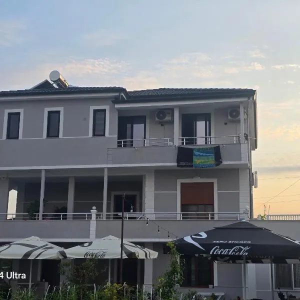Elite Inn，位于伏罗拉的酒店
