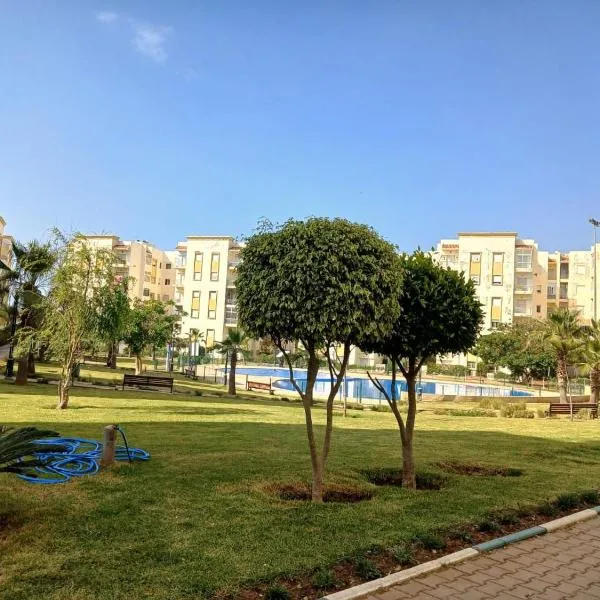 appartement 75m2 avec piscine，位于布兹尼盖的酒店