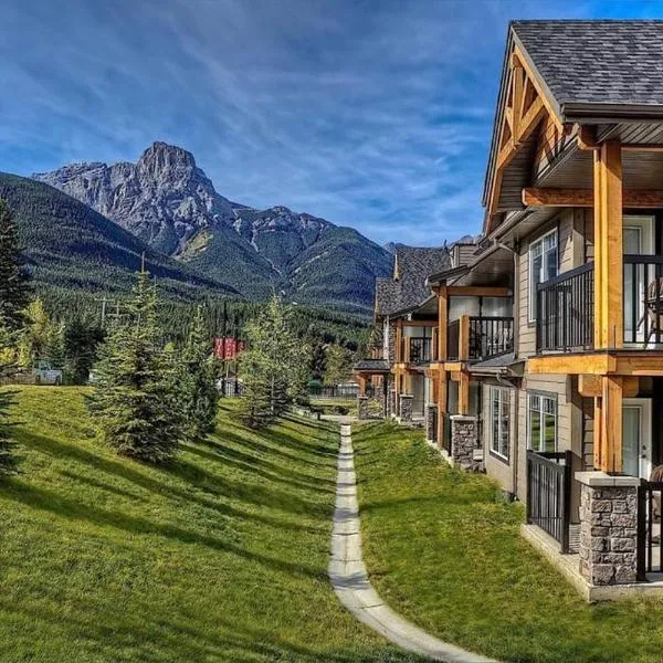 Peaceful 2BR Canmore Banff Available, Free WiFi & Parking，位于戴德曼斯弗莱斯的酒店