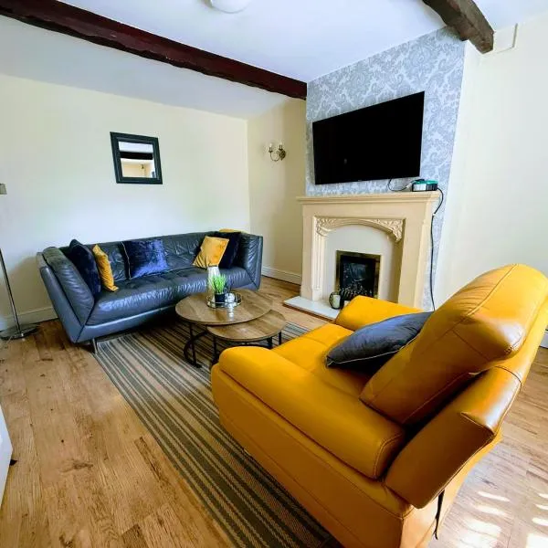 3 BR l Family & Contractors l Parks 3 cars ,near Zoo , NEC，位于达德利的酒店