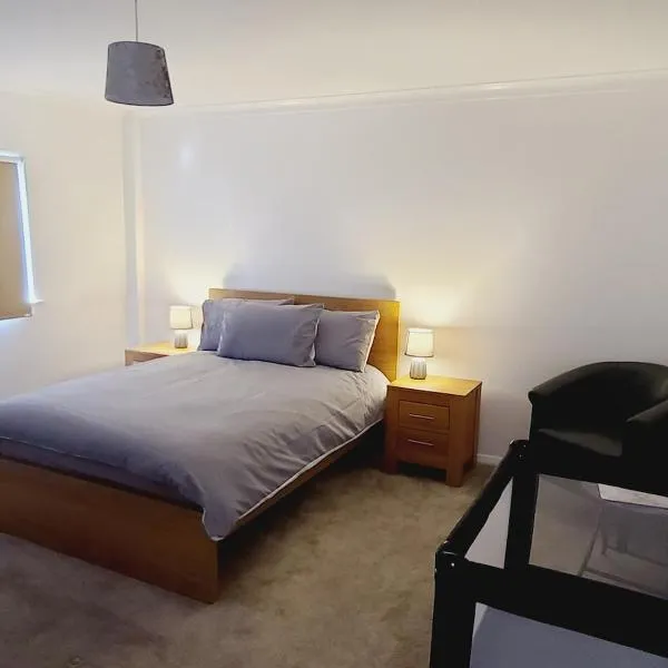 Rusper Retreat - Gatwick，位于Ifield的酒店