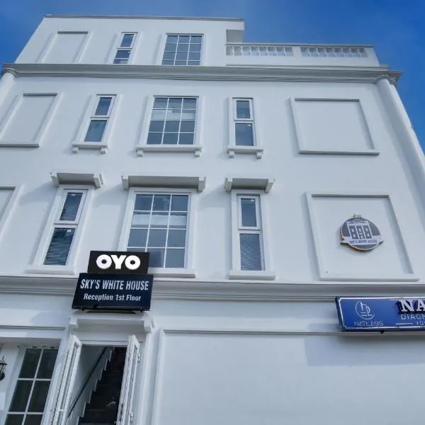 Hotel O Sky White House，位于卢迪亚纳的酒店