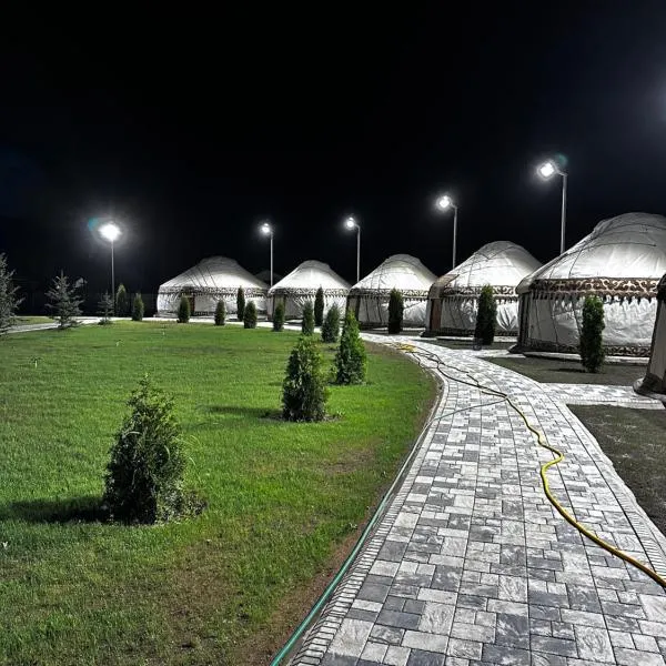 Ethnochill Karakol yurt camping，位于卡拉科尔的酒店