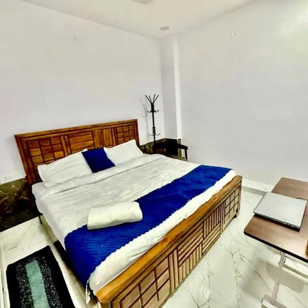 Hotel Cosy Rooms, Near US Embassy Chanakyapuri, New Delhi - Budget Friendly，位于新德里的酒店