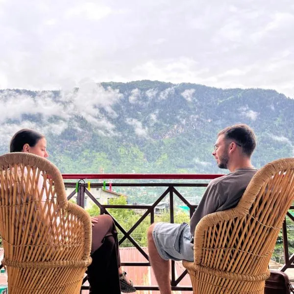Joeys Hostel Manali，位于马拉里的酒店