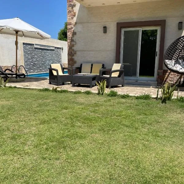Nubian Villa with Private Pool，位于Naj‘ al Aḩwāl的酒店