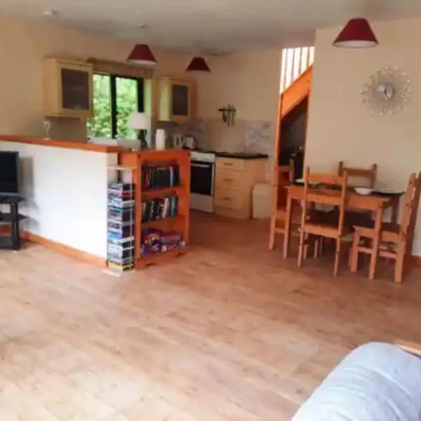 The Singing Heart, TirNaNog Cozy Cottage near Lochgilphead !!HIDDEN GEM!!，位于洛赫吉尔普黑德的酒店