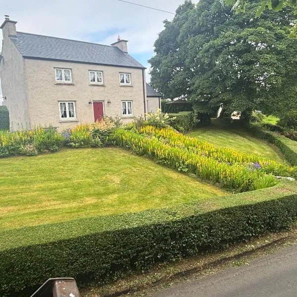 Christie's Cottage Countryside Escape with Spa，位于邓吉文的酒店