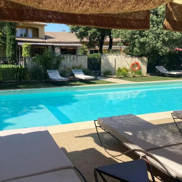 Logis Hôtel La Bastide De Grignan & Restaurant La Chênaie，位于格里尼昂的酒店