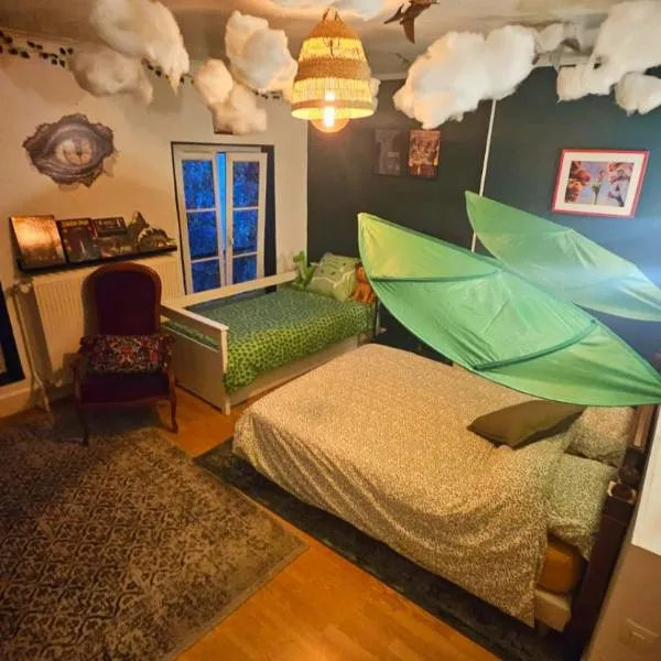 Jurassic Lodge, le repaire des dinosaures，位于Rosnay的酒店